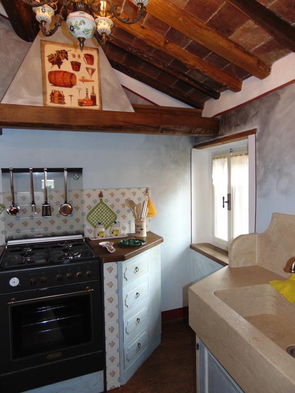 Domus Ghibellinae- Fonte Di San Benedetto Apartment Cortona Room photo