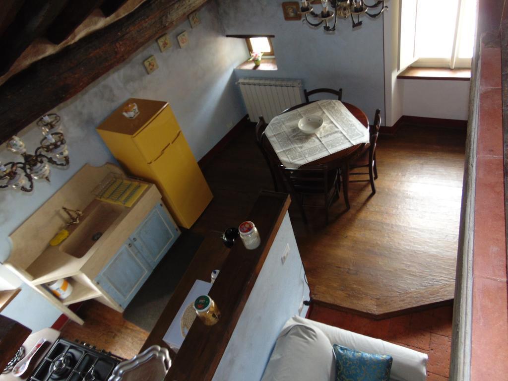 Domus Ghibellinae- Fonte Di San Benedetto Apartment Cortona Room photo